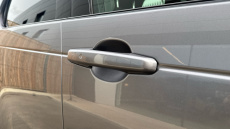 Land Rover Discovery 3.0 D300 Dynamic SE 5dr Auto Diesel Station Wagon